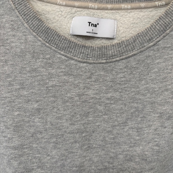 Aritzia TNA Cozy Fleece Boyfriend Cropped Sweater - Grey Size 1 - Picture 4 of 7